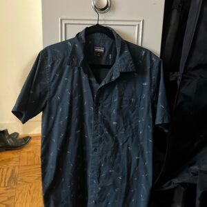 Patagonia Men's Blue Short Sleeve Shirt